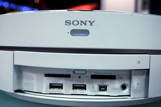 Illustration for article titled First Fondle: Sony Vaio TP1